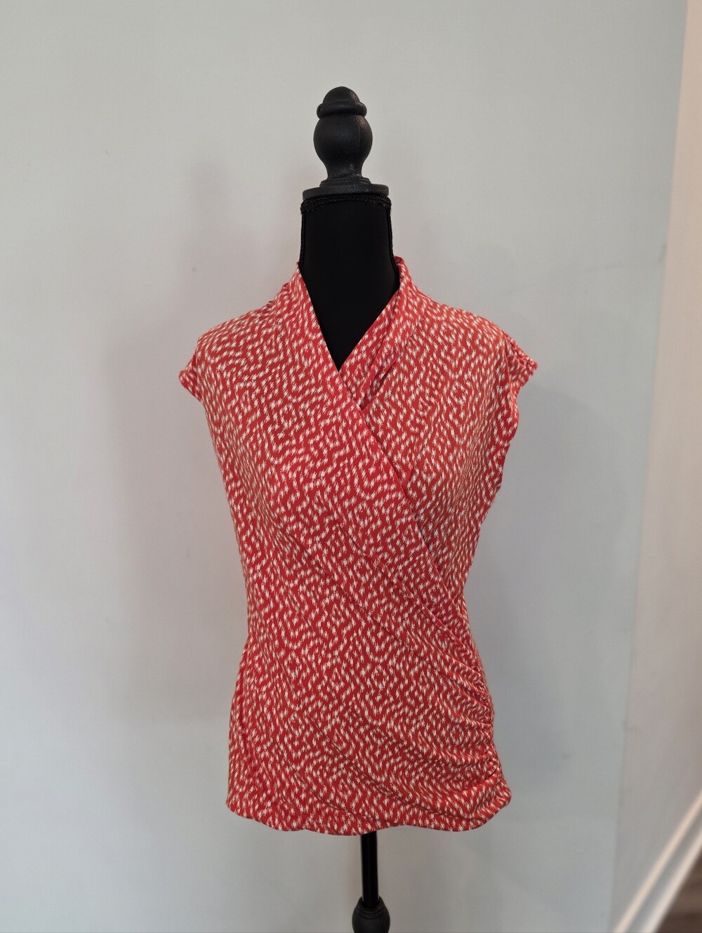 Chaus Red Printed Surplice Cap Sleeve Blouse